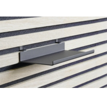 Étagère murale noire sur panneau acoustique