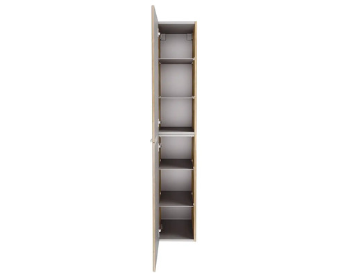 Armoire haute avec porte ouverte et étagères