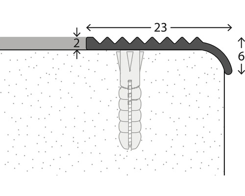 Image du montage d''un profilé d''arête d''escalier avec indications de dimensions.