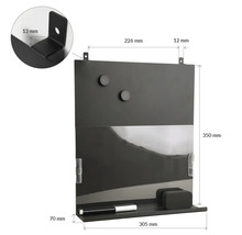 Schwarzes magnetisches Whiteboard mit Stift, Radiergummi und Maßangaben