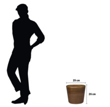 Blumentopf mit Maßangaben und Silhouette einer Person als Größenvergleich