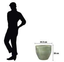 Blumentopf mit den Maßen 44,5 cm mal 38 cm