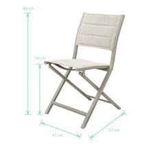 Fauteuil de jardin avec des dimensions de 82 cm de hauteur, 49 cm de hauteur d'assise, 47 cm de largeur et 51 cm de profondeur.