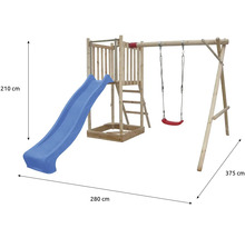 Spielturm aus Holz mit Rutsche, Schaukel und Sandkasten mit den Maßen 210 cm Höhe, 280 cm Breite und 375 cm Tiefe.