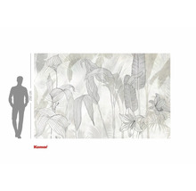 Papier peint photo avec motif végétal et une personne pour comparer les tailles. Komar Logo.