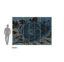 Papier peint avec motif floral et indications de taille