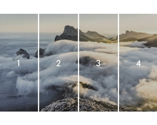 Peinture murale en quatre parties représentant un paysage de montagne dans le brouillard