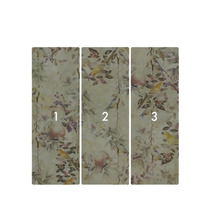 Papier peint avec motif d'oiseaux et de plantes, en trois parties.