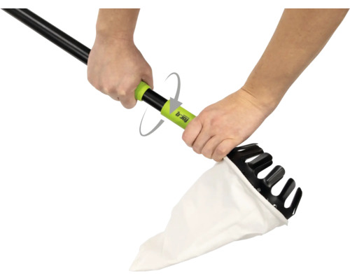 Personne utilisant un cueille-fruits