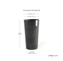Hoher dunkler Blumentopf ECOPOTS Amsterdam Mid High 66 mit Abmessungen: Höhe 66 Zentimeter, Durchmesser 34 Zentimeter, Inhalt 35,6 Liter.