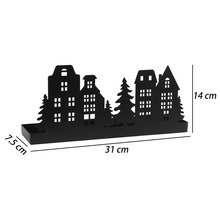 Porte-bougie noir en métal avec silhouette de maisons et de sapins, largeur 31 centimètres, hauteur 14 centimètres, profondeur 7,5 centimètres.