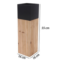 Jardinière carrée avec haut socle en bois et partie supérieure noire, 16 sur 16 sur 55 centimètres.