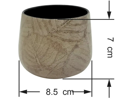 Cache-pot en céramique avec motif de feuilles, hauteur 7 centimètres, largeur 8,5 centimètres.