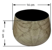 Cache-pot rond avec surface structurée, diamètre 14 centimètres, hauteur 11 centimètres.