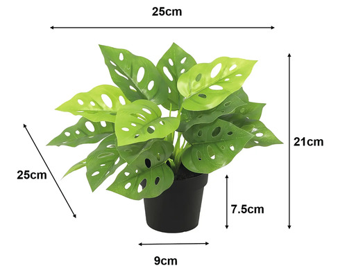 Künstliche Monstera im schwarzen Kunststofftopf, Breite 25 Zentimeter, Höhe 21 Zentimeter, Tiefe 25 Zentimeter.