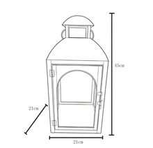 Schematische Darstellung einer Laterne mit Maßen: Höhe 45 Zentimeter, Breite 21 Zentimeter und Tiefe 21 Zentimeter.