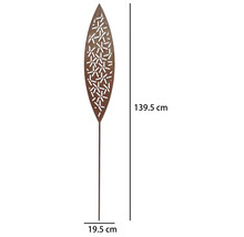Gartenstecker aus Metall in Blattform mit Rostoptik, Höhe 139,5 Zentimeter, Breite 19,5 Zentimeter.