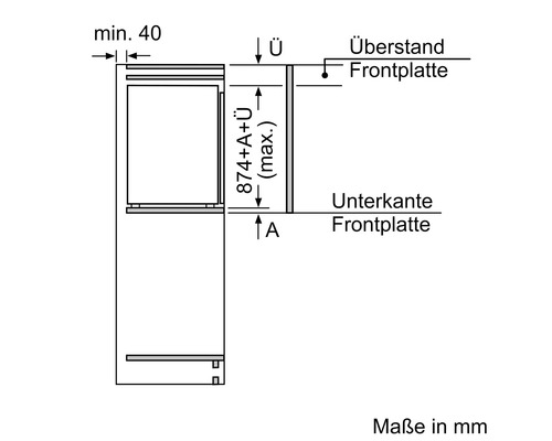 Dessin technique avec les dimensions d'installation pour un réfrigérateur dans une armoire de cuisine avec façade en millimètres.