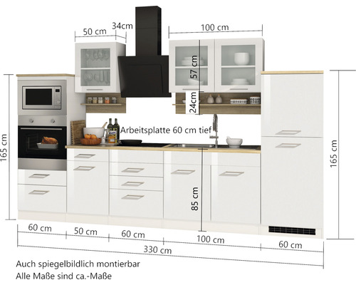 Cuisine complète avec appareils électriques, plan de travail, évier, cuisinière, hotte aspirante, micro-ondes et armoires suspendues avec indications de dimensions