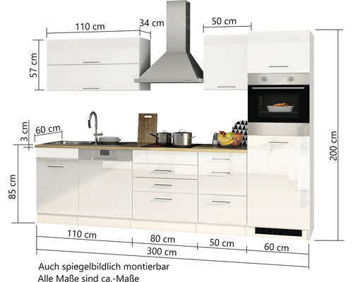 Komplette Küche mit Spüle, Geschirrspüler, Herd und Dunstabzugshaube sowie Ober- und Unterschränken mit Maßangaben.