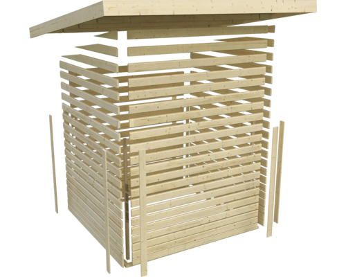 Abri de jardin en bois en construction avec toit et murs en lattes de bois